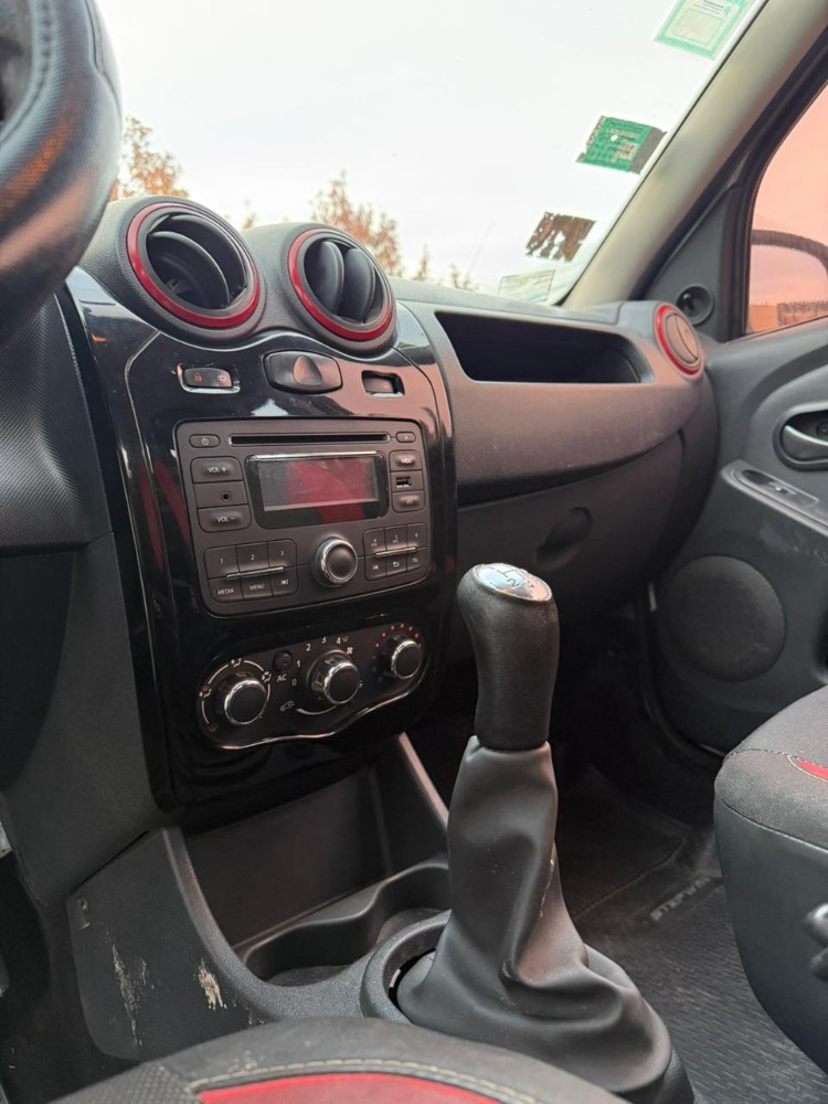 Renault Sandero Stepway Rip Curl 1.6 con GNC — foto 9